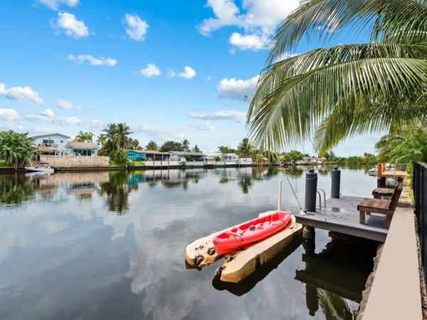 Luxurious Fort Lauderdale River Access with Heated Pool & Kayaks